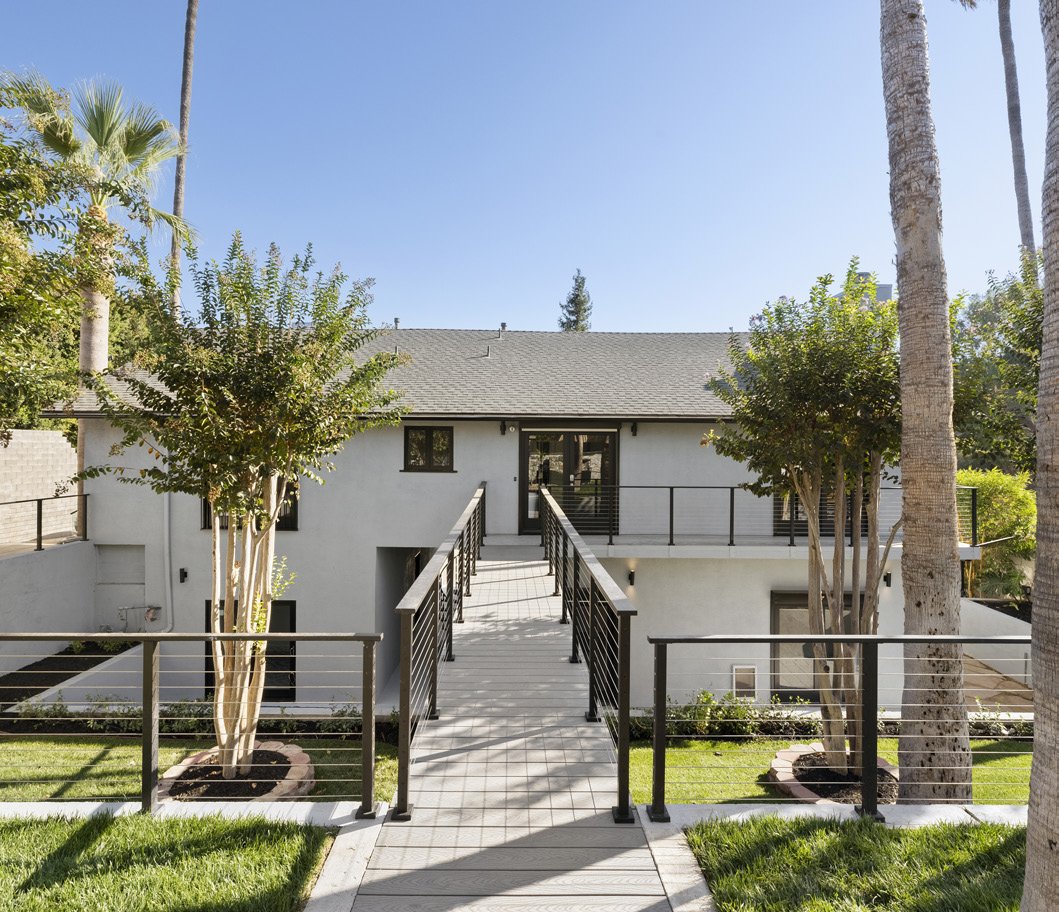 10758 Aqua Vista Street, Studio City