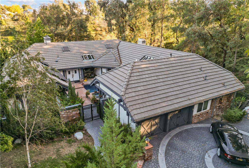24083 Regents Park Circle, Valencia